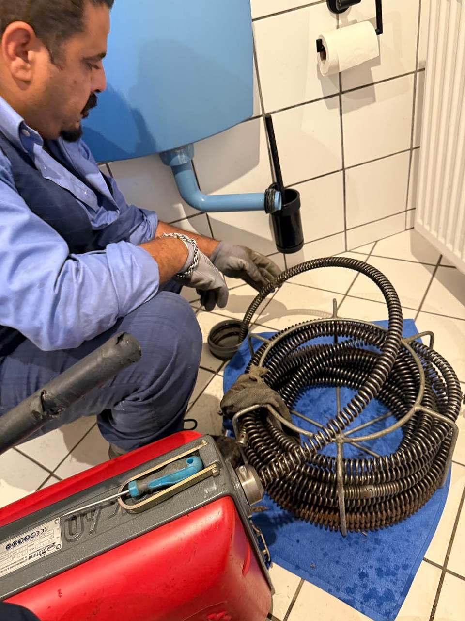 Techniker von Kanal24h im Einsatz vor Ort in Bückeburg