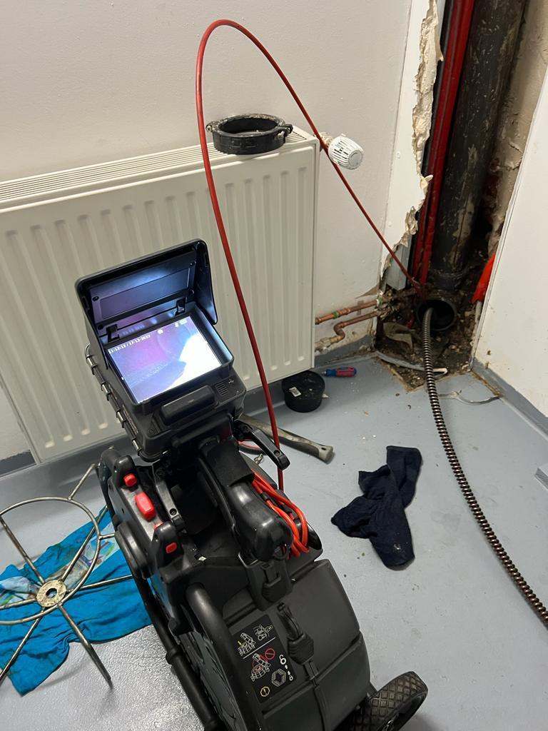 Techniker von Kanal24h im Einsatz vor Ort in Gütersloh