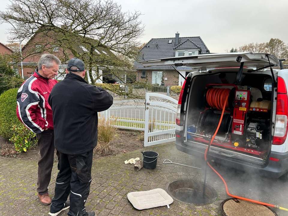 Techniker von Kanal24h im Einsatz vor Ort in Hannover
