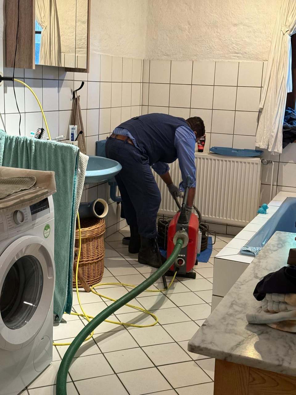 Techniker von Kanal24h im Einsatz vor Ort in Münster