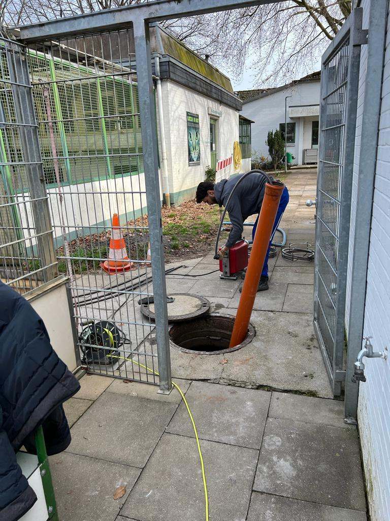 Techniker von Kanal24h im Einsatz vor Ort in Soltau
