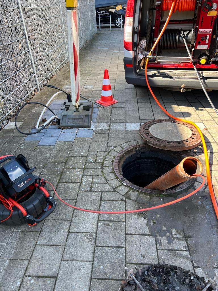 Hochdruckspülung und Reinigungsarbeiten in Soltau
